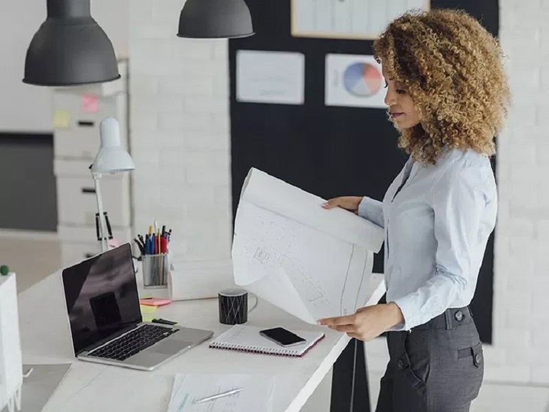 The Many Advantages of a Standing Computer Desk